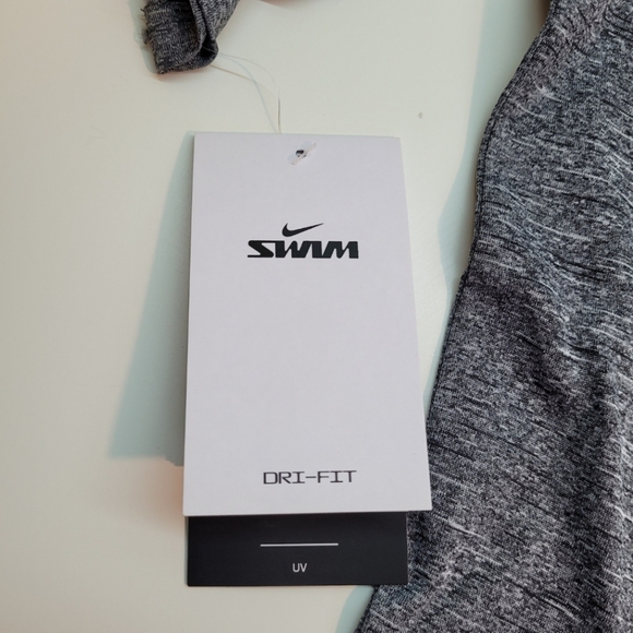 Nike Boys' Half Sleeve Hydro Rash Guard Heather Gray T-Shirt Size Large - Picture 3 of 12